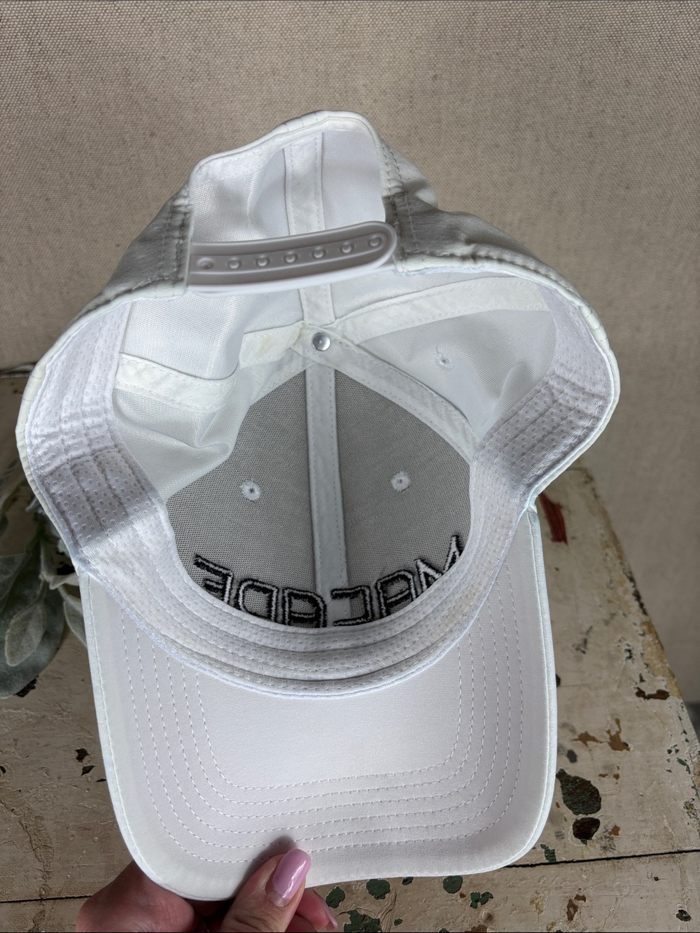 MACADE Men's White Baseball Cap with Embroidered Logo - Picture 5 of 5